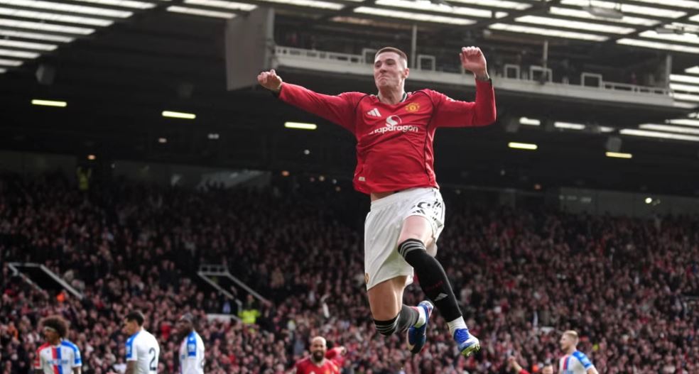 Saliba đánh đầu ấn tượng giúp Arsenal giữ ngôi đầu