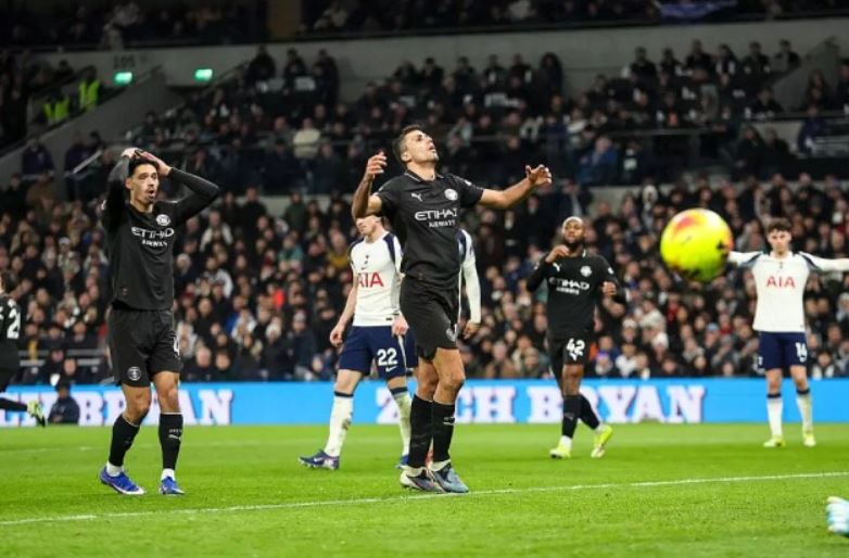 Lối chơi của HLV Pep Guardiola luôn nhấn mạnh việc kiểm soát bóng