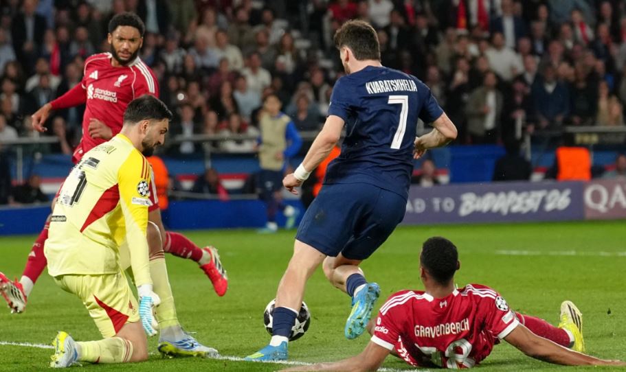 Sơ đồ 5 hậu vệ của HLV Arne Slot khiến Liverpool đá như đội hạng dưới